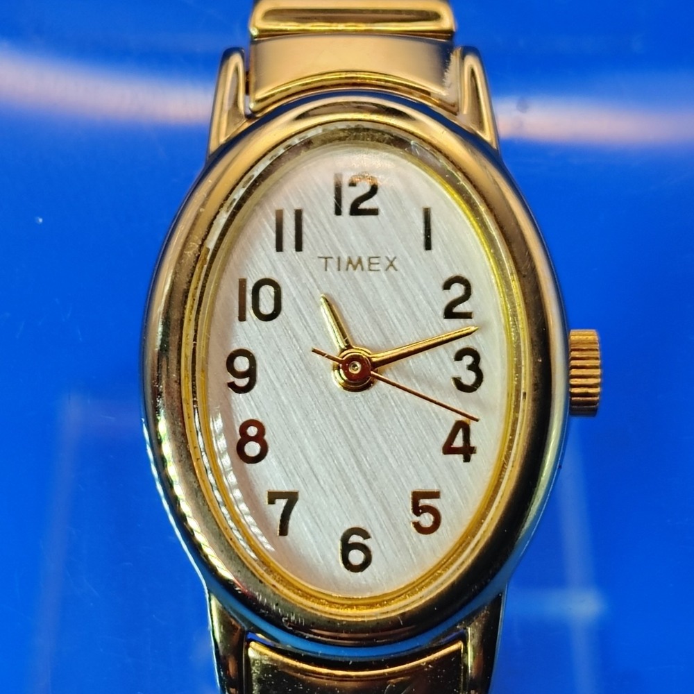 Vintage 2008 Timex Oval Classic 24mm Women's Quartz Dress Watch Mint Condition